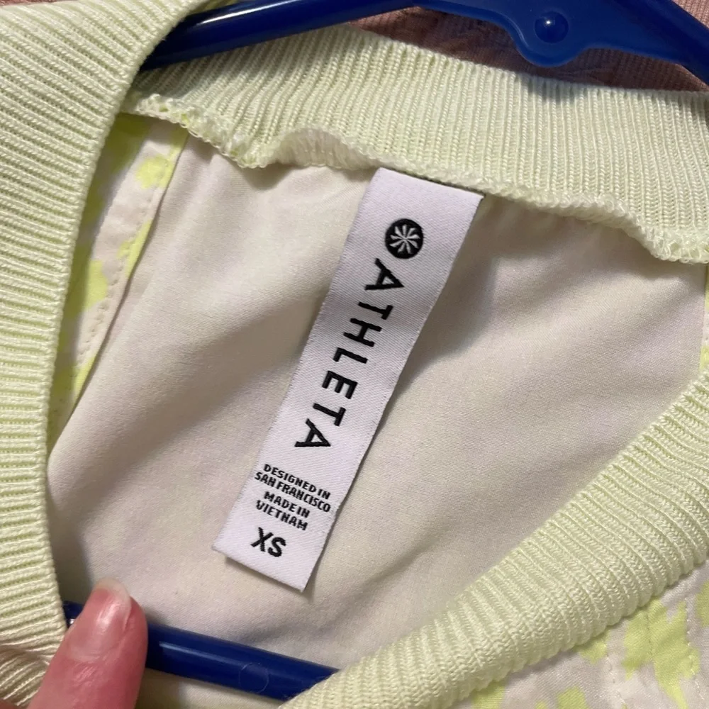 Athleta Zephyr Refined Tank in Yellow Leopard - Picture 3 of 6